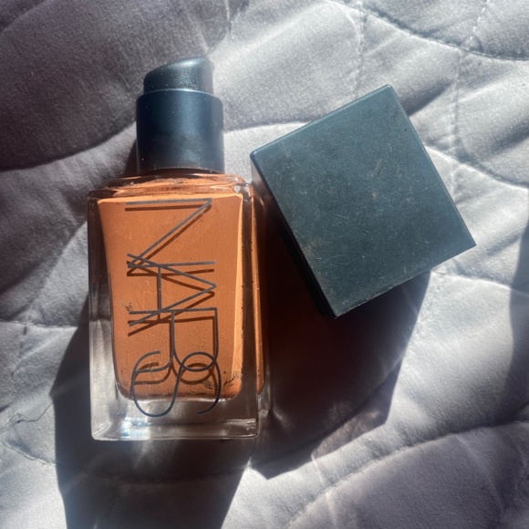 Nars Light Reflecting Foundation - Namibia - Picture 2 of 4